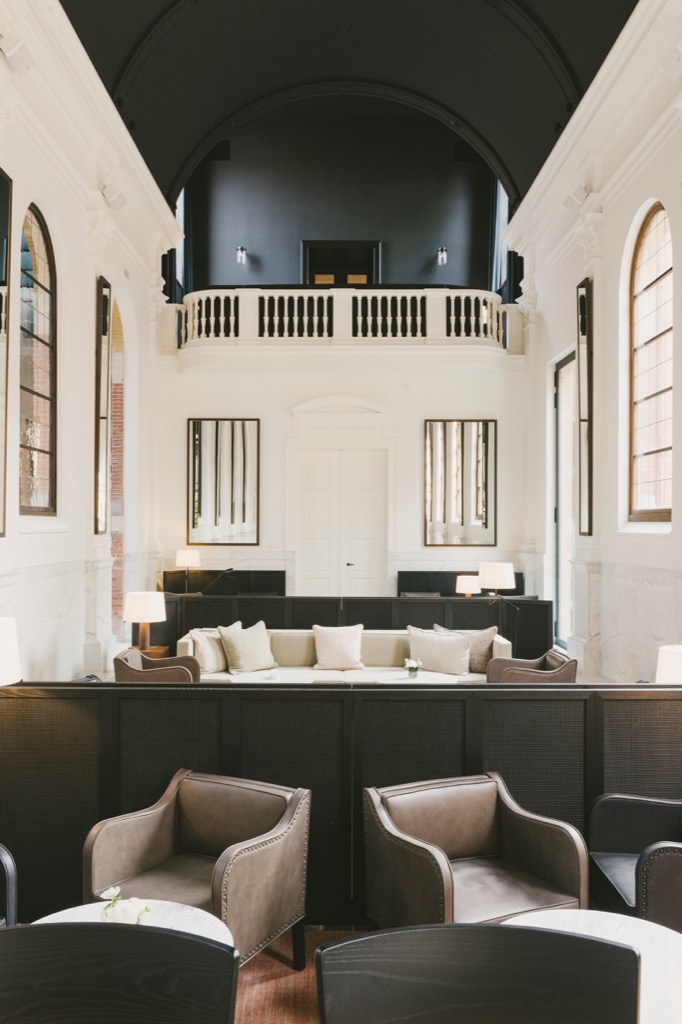 VVDA 190417 HOTEL AUGUST Robert Rieger press selection HR 94